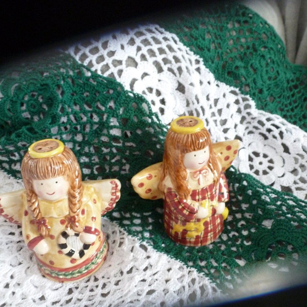 Vintage Sakura Salt & Pepper Shakers Gathering of the Angels Holiday Debbie Mumm